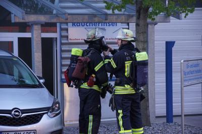 Stuttgart Bad-Cannstatt : Brand in Abschleppfirma